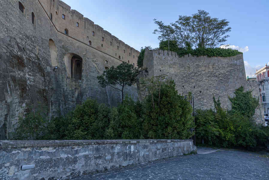 153 - Italia - Nápoles - castillo de San Elmo.jpg